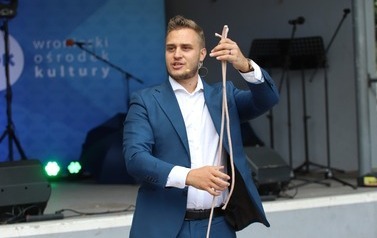 030
