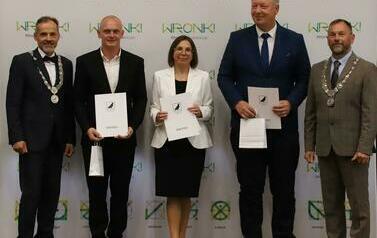 1 (26)