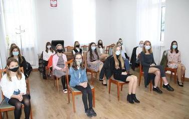 Wręczenie stypendi&oacute;w  (1)