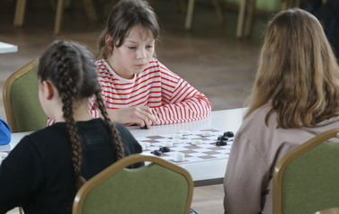 Warcaby (4)