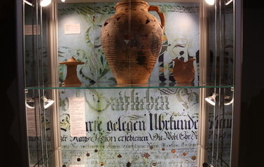 Wystawa stała 'Historia Wronek (od) nowa' - gliniay dzban z drugiej połowy XVII wieku znaleziony na ulicy Podgórnej.