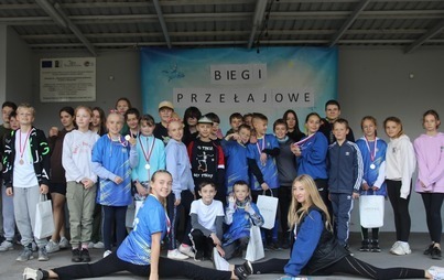 Zdjęcie do Uczniowie rywalizowali w biegach przełajowych