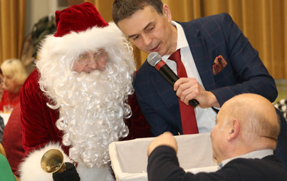 Zdjęcie do Zasiedli przy wsp&oacute;lnym wigilijnym stole