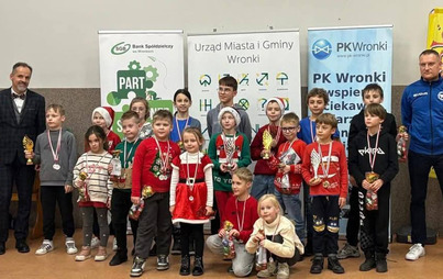 Zdjęcie do Feliks Niewiński, Oskar Lewicki i Łukasz Zieliński zwycięzcami tegorocznego Grand Prix Gminy Wronki 2024 w warcabach 64-polowych