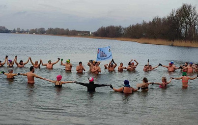 Zdjęcie do Inwazja Mors&oacute;w w Samołężu &ndash; Morsujemy i gramy ad samołęskim jeziorem! Zr&oacute;bmy swoje &ndash; WOŚP